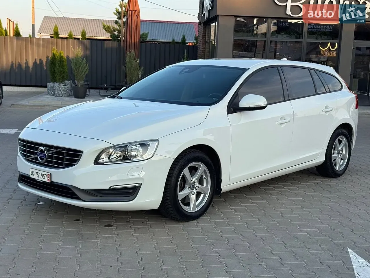 Volvo V60 2015 photo 4