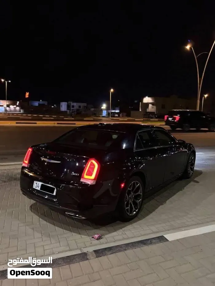 Chrysler 300 2019 photo 2