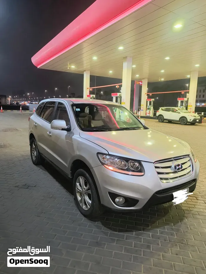 Hyundai Grand Santa Fe