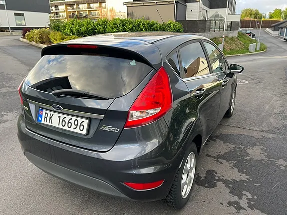Ford Fiesta 2010 photo 5