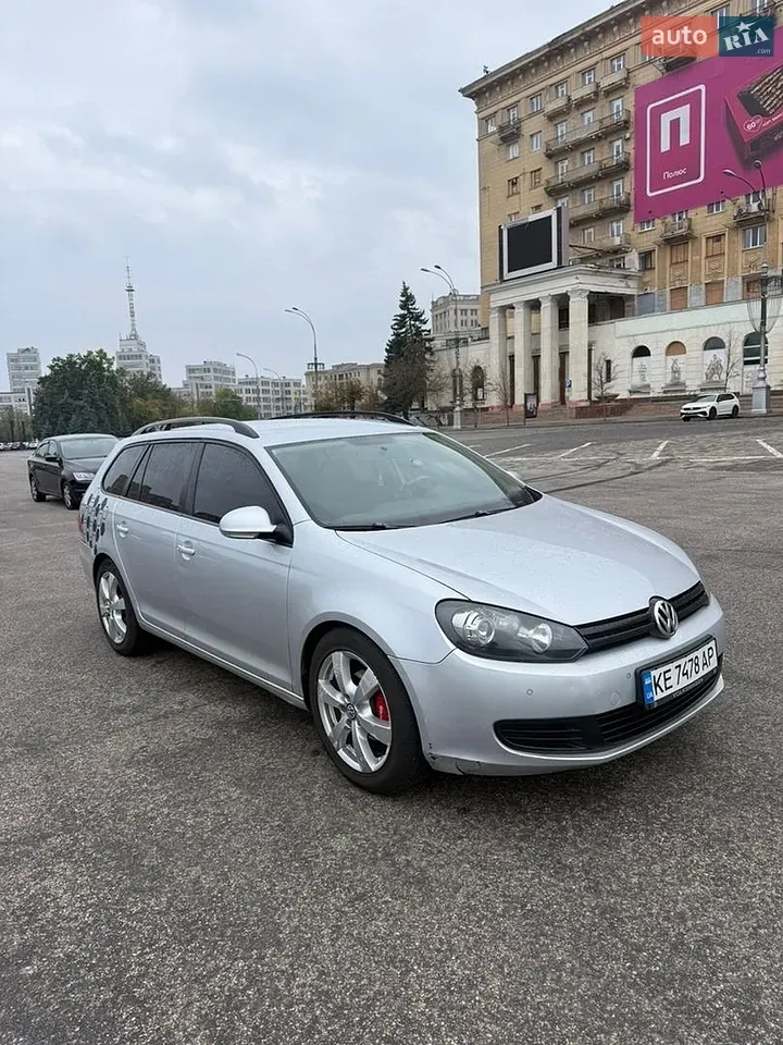 Volkswagen Golf 2010 photo 4