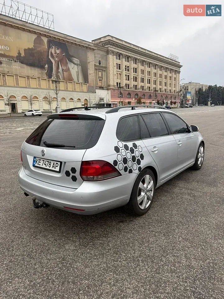 Volkswagen Golf 2010 photo 3