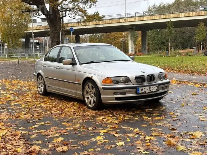 BMW 330 2000 photo 2