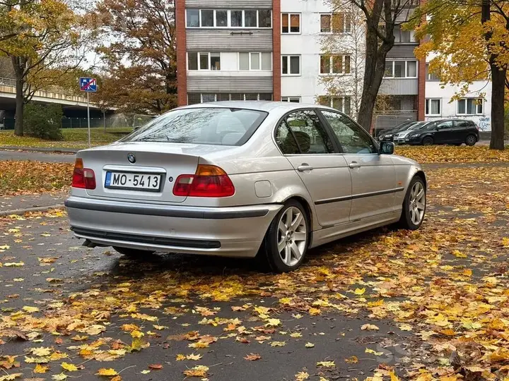 BMW 330 2000 photo 4