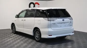Toyota Estima 2012 photo 5
