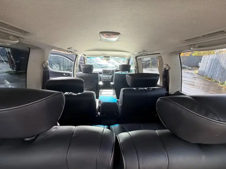 Nissan Elgrand 2009 photo 4