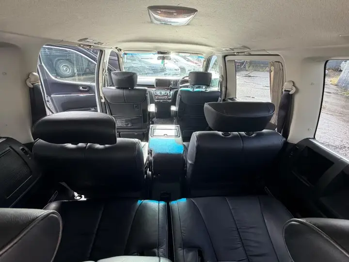 Nissan Elgrand 2009 photo 3