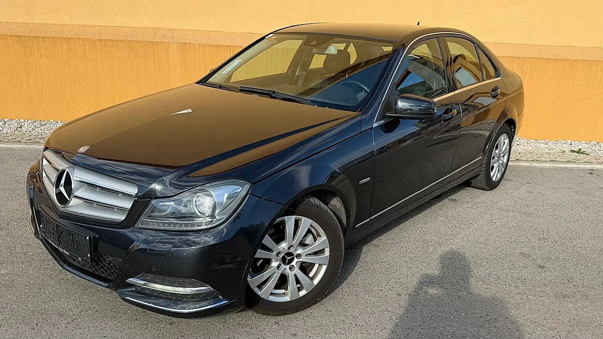 Mercedes-Benz C-Class 2012 photo 2