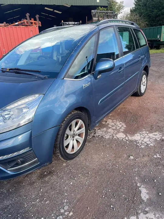 Citroen Grand C4 Picasso 2011 photo 3