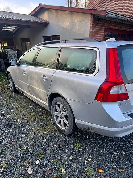 Volvo V70 2010 photo 3