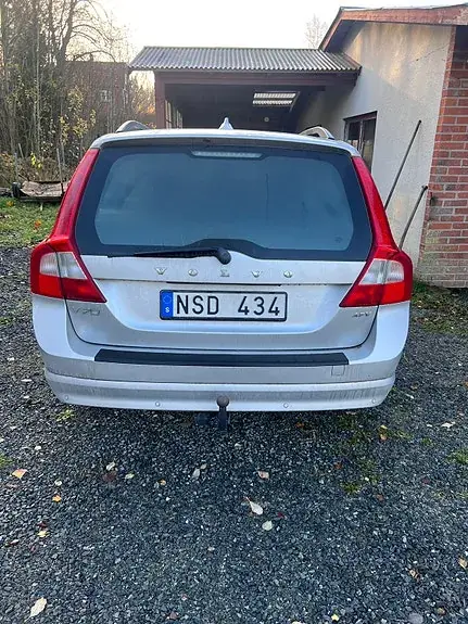Volvo V70 2010 photo 4