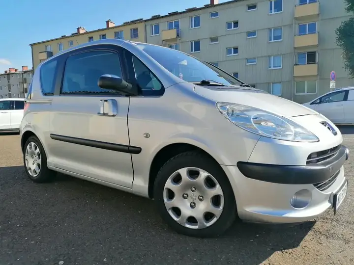 Peugeot 1007 2006 photo 2