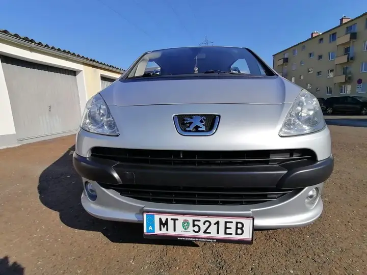 Peugeot 1007