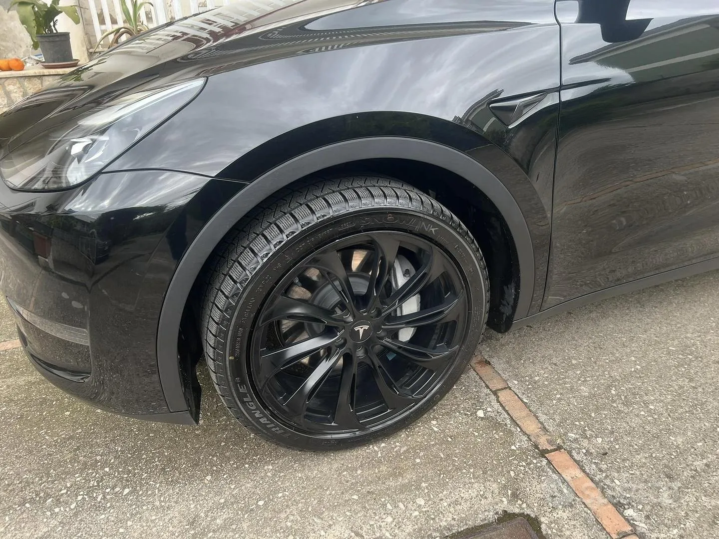 Tesla Model Y 2022 photo 2