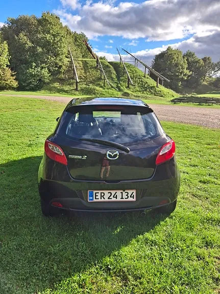 Mazda 2 2013 photo 5