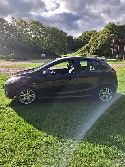 Mazda 2 2013 photo 4