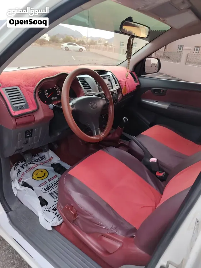 Toyota Hilux 2012 photo 2