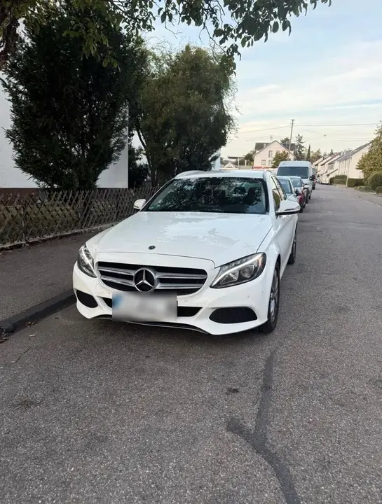 Mercedes-Benz C220D