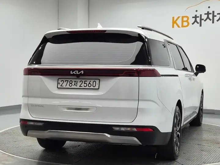 Kia Carnival 2023 photo 3