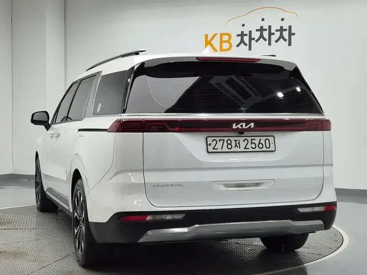 Kia Carnival 2023 photo 2