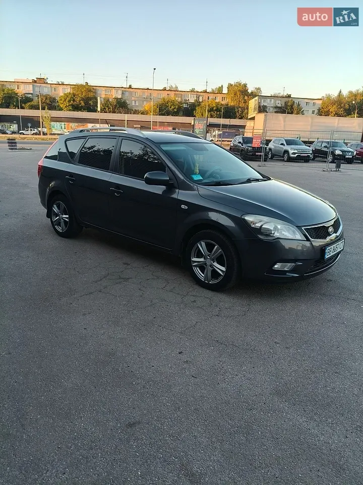 Kia Ceed 2012 photo 2
