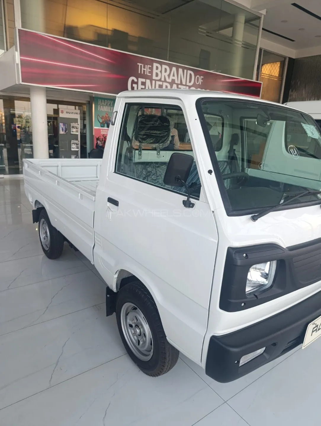 Suzuki Ravi