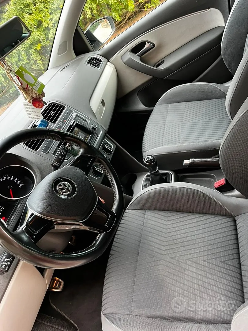 Volkswagen Polo 2015 photo 5