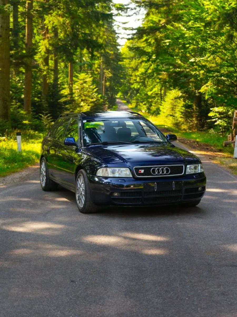 Audi A4 1999 photo 3