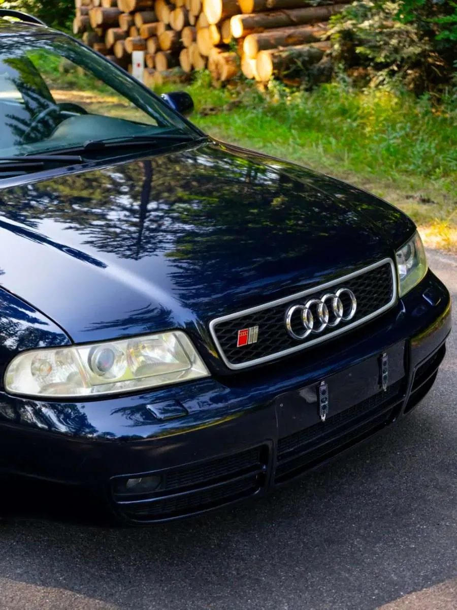 Audi A4 1999 photo 2