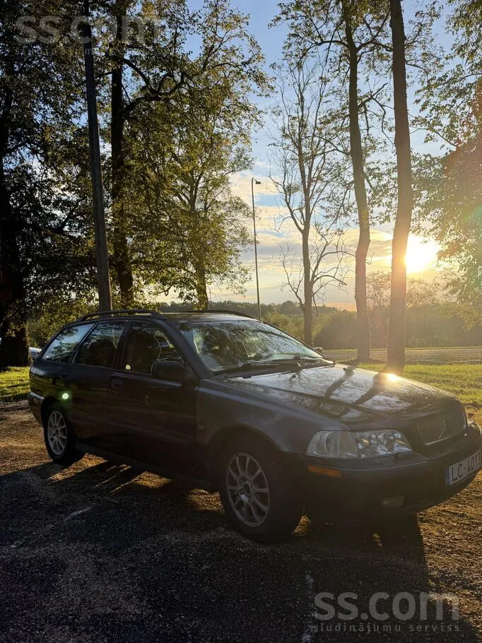 Volvo V40
