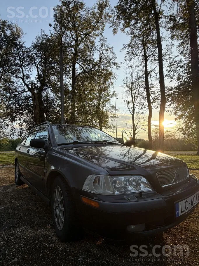 Volvo V40 2001 photo 4