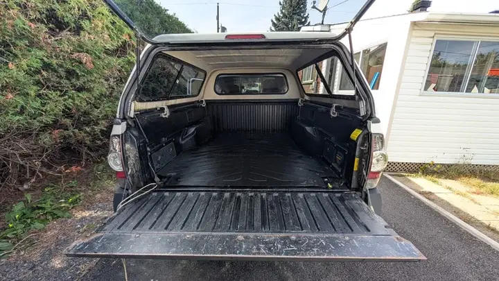 Toyota Tacoma 2011 photo 2