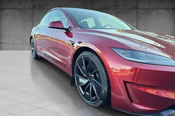 Tesla Model 3 2025 photo 2