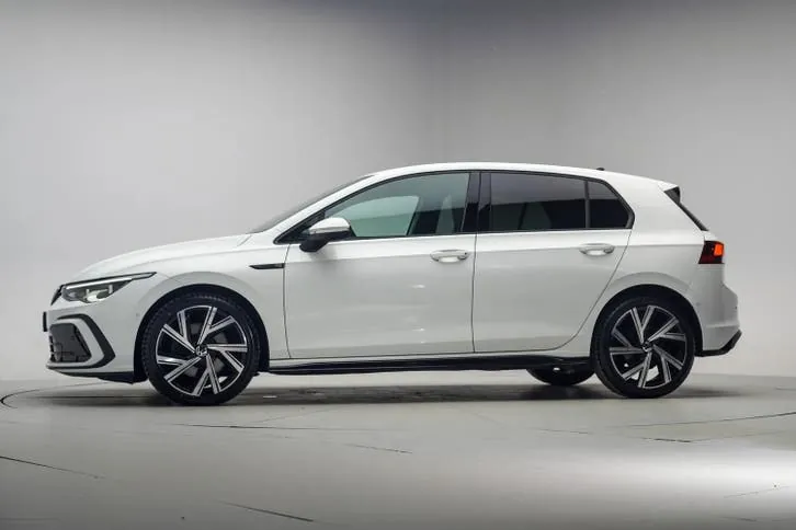 Volkswagen Golf 2021 photo 2