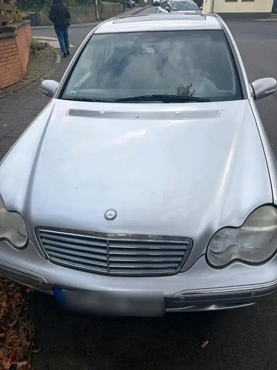 Mercedes-Benz C180