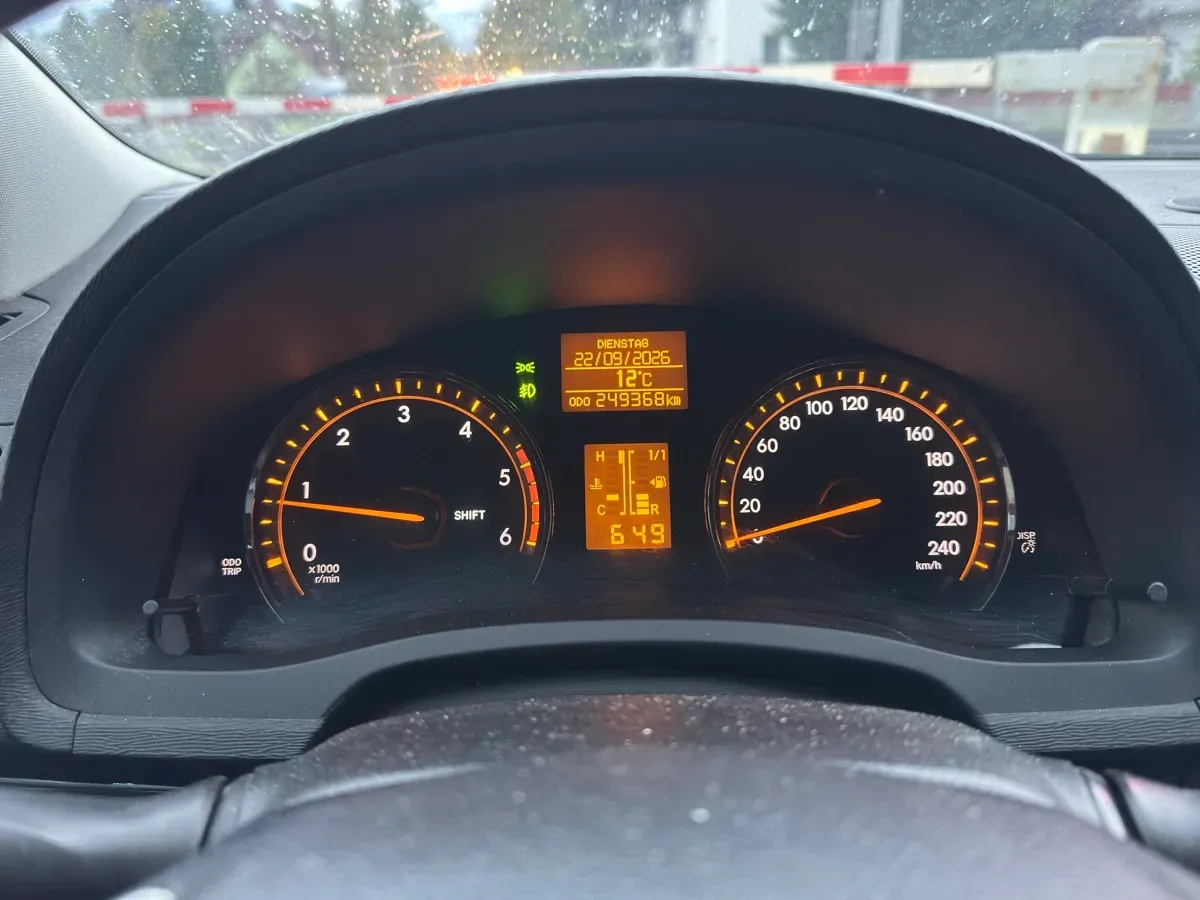 Toyota Avensis 2010 photo 3