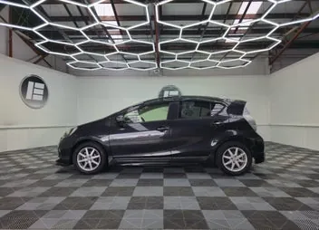 Toyota Aqua 2012 photo 3