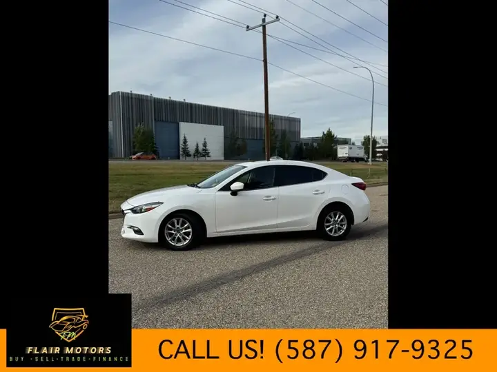 Mazda Mazda3 2018 photo 2