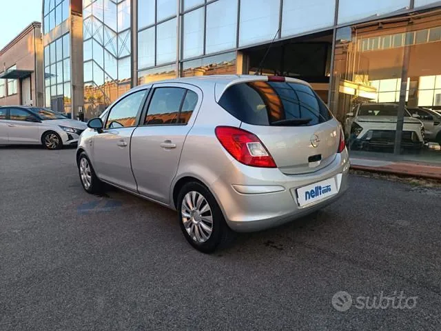 Opel Corsa 2010 photo 2
