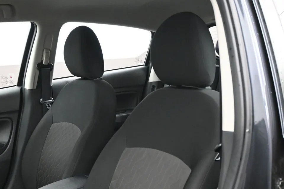 Mitsubishi Mirage 2024 photo 4