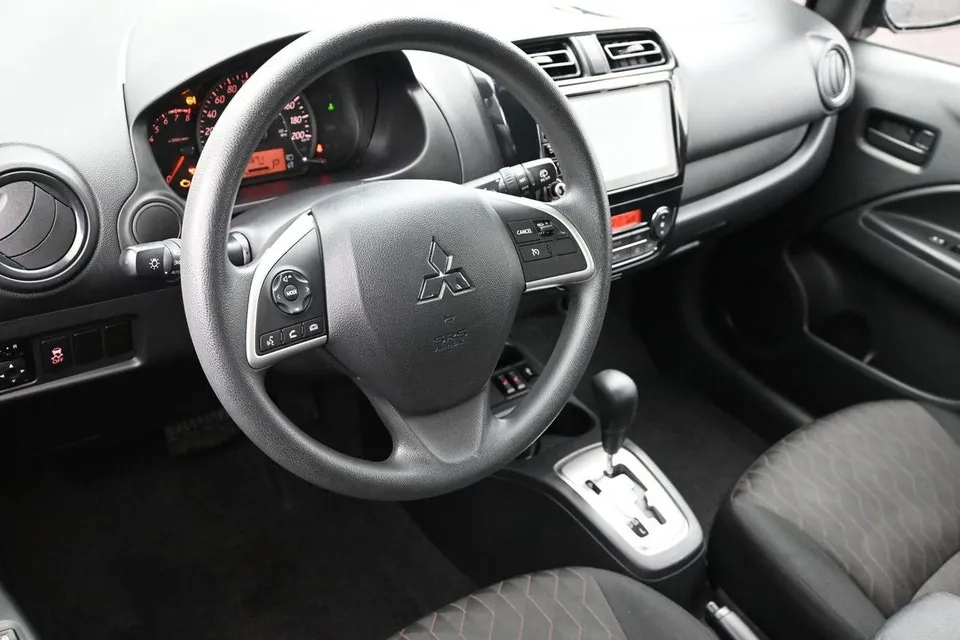 Mitsubishi Mirage 2024 photo 5