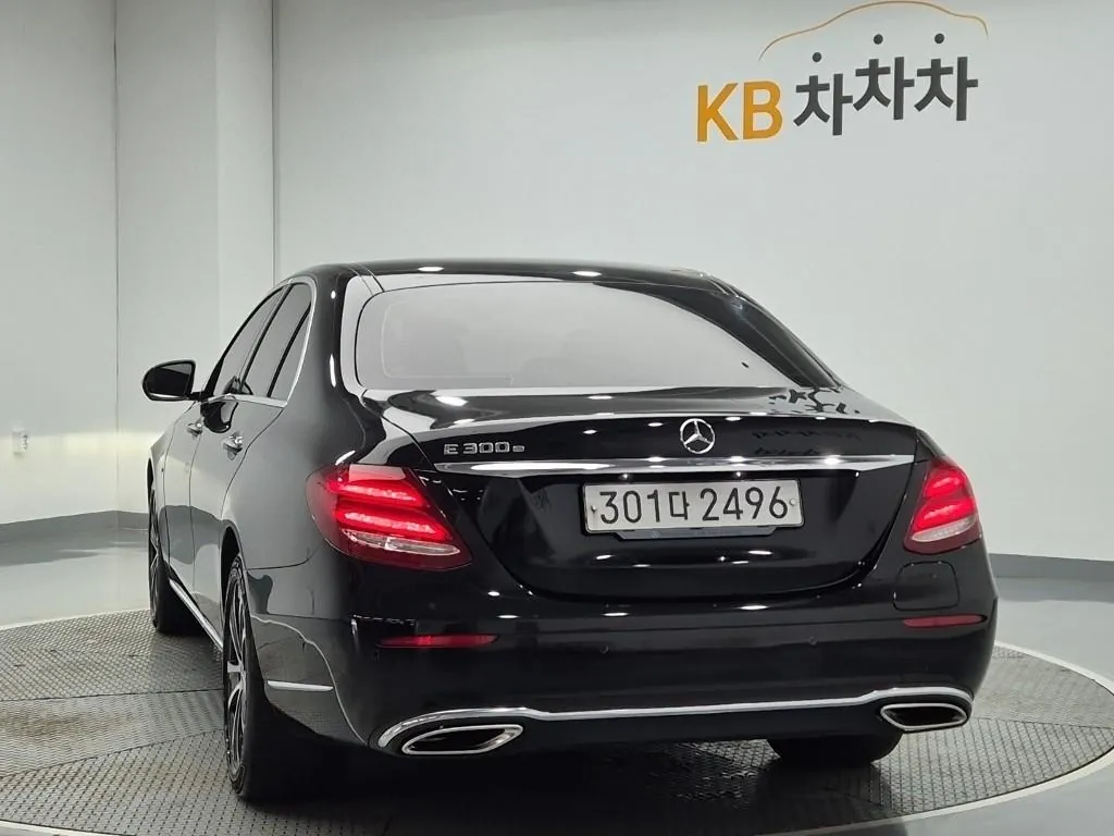 Mercedes-Benz E-Class 2019 photo 2