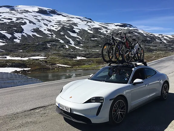 Porsche Taycan 4S