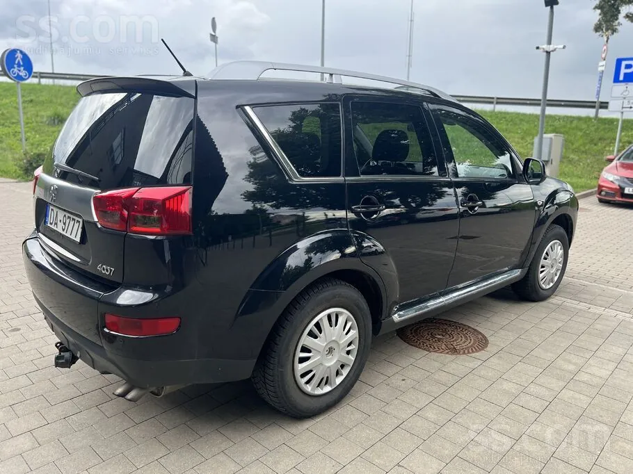 Peugeot 4007 2008 photo 5