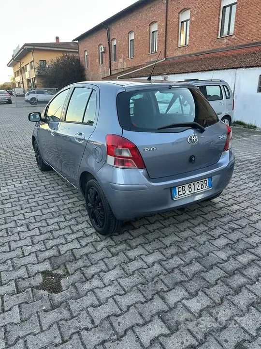 Toyota Yaris 2010 photo 4