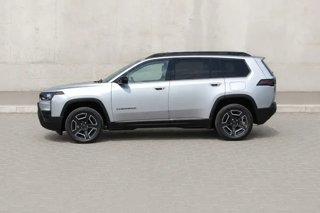 Jeep Cherokee 2026 photo 3