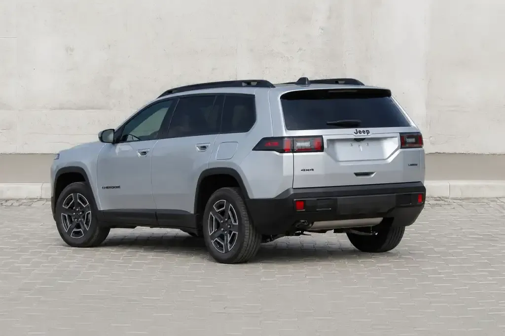 Jeep Cherokee 2026 photo 4