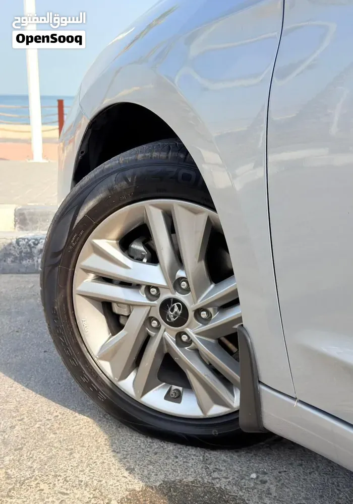 Hyundai Elantra 2020 photo 4