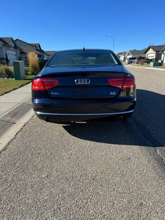 Audi A8 2011 photo 4