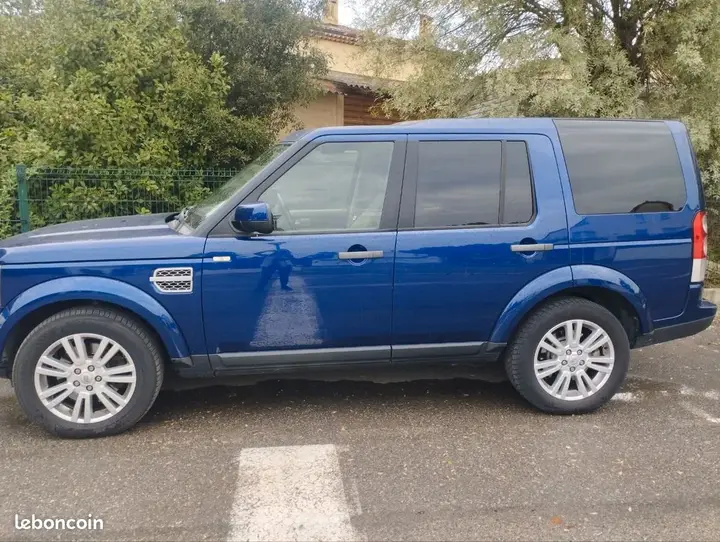 Land Rover Discovery 2010 photo 2